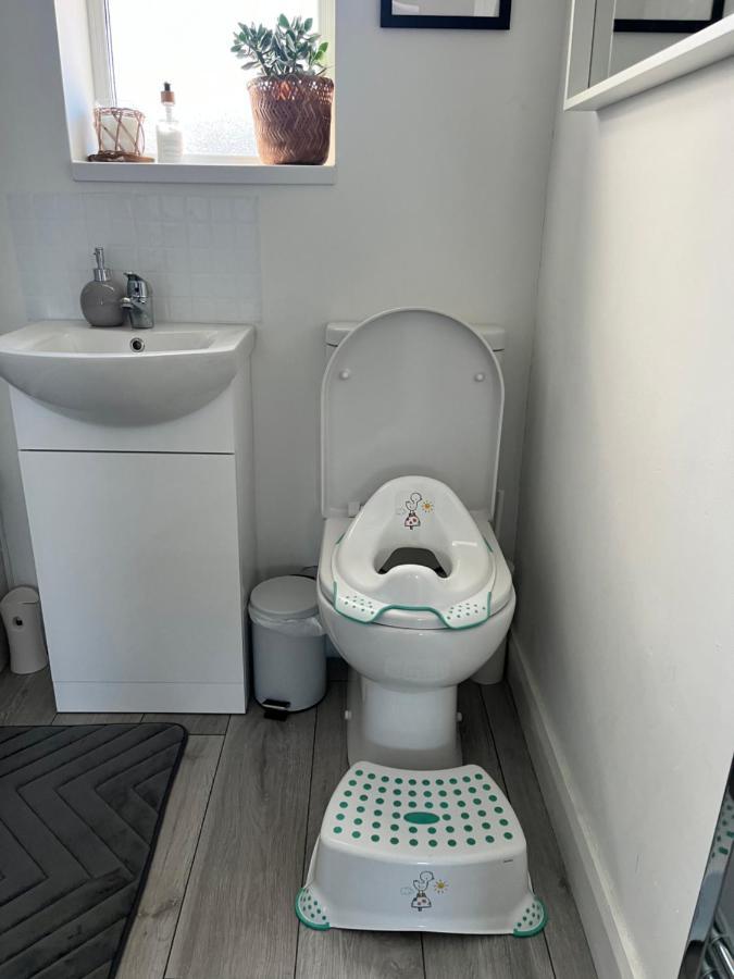 Stay-K-Belfast Cosy Entire House 10 Mins From City Centre Buitenkant foto